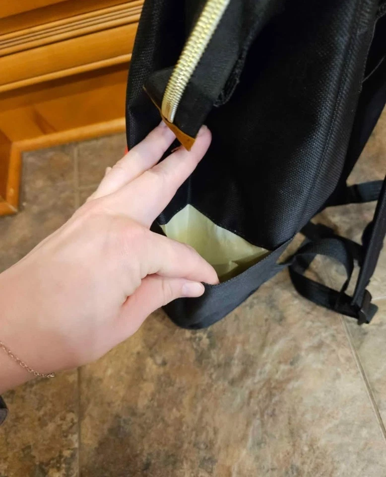 Mochila o bolsa de pañales nueva con temática de Mickey Mouse de Disney Foto 4 de 4