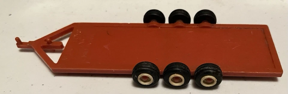 ERTL Mini Toys Allis Chalmers Tri Axle Machinery Trailer Orange 1/64 - Image 2 of 2
