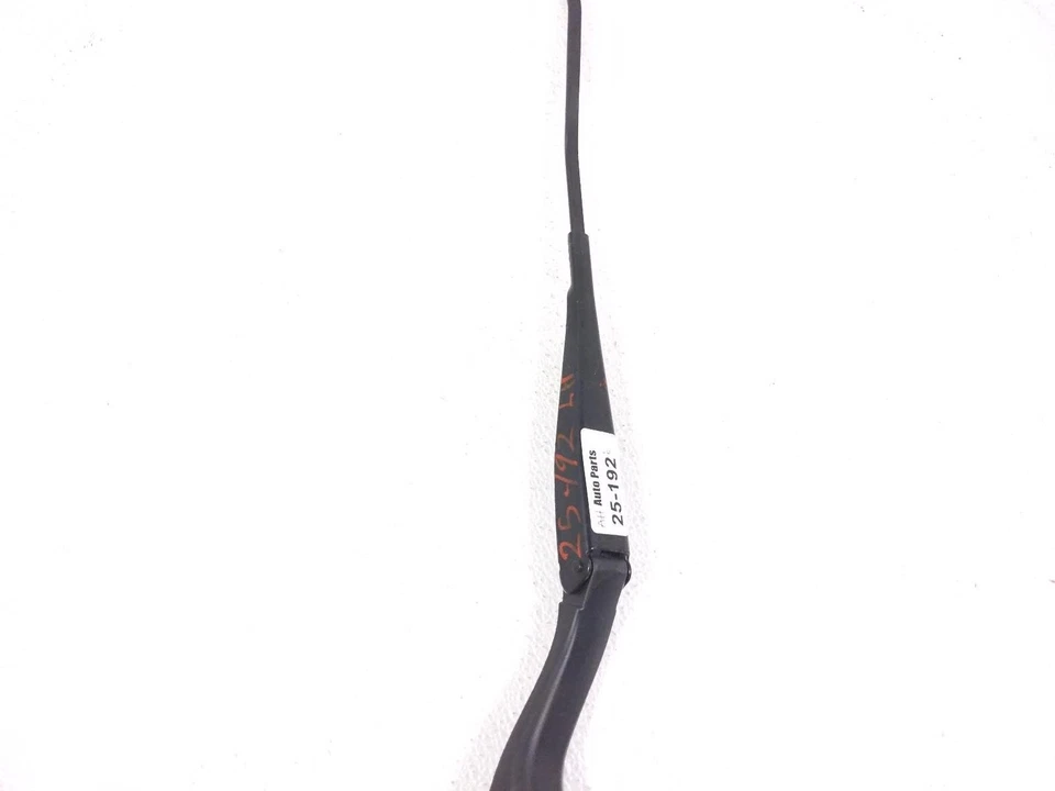 2023 Mercedes-Benz C300 Left Driver Windshield Wiper Arm 206-820-19-01 - Image 2 of 4