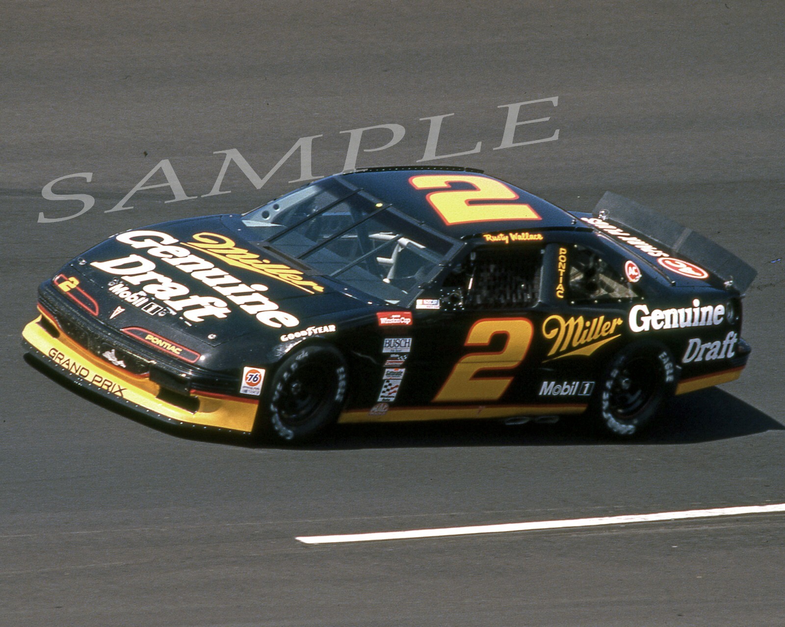 RUSTY WALLACE 1992 #2 MILLER GENUINE DRAFT ON TRACK AT BRISTOL 8X10 GLOSSY PHOTO