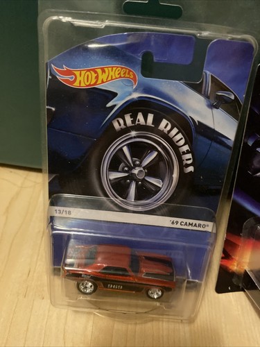 LOT OF 2 Cars Hot Wheels 67 Chevy Camaro & Real Riders 69 Camaro - Picture 3 of 4
