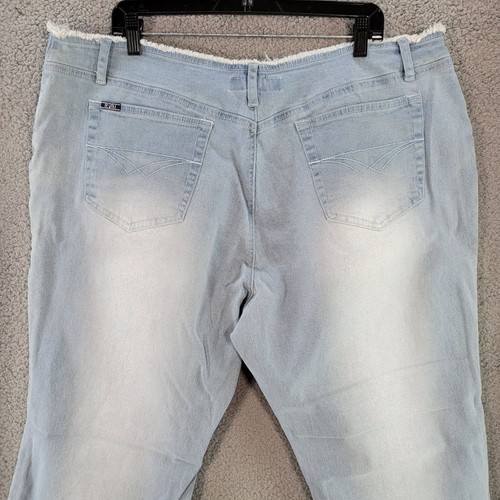 NWOT Revolt Sparkly Jeans Sz 24 - Picture 4 of 9