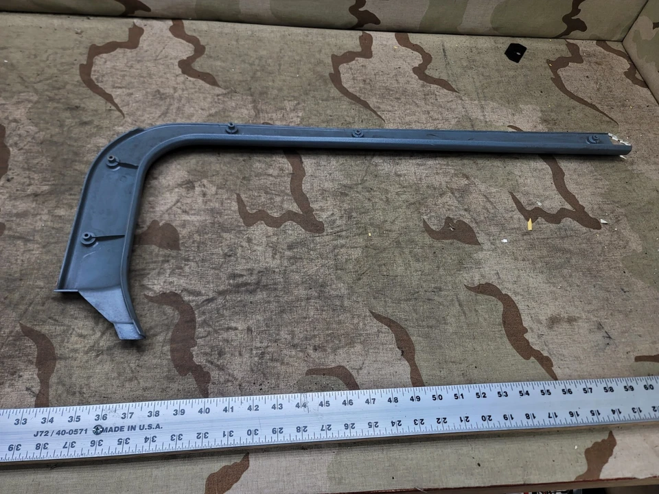 Pontiac Fiero 1985-1988 panel de moldura de puerta inferior OEM forma L derecha derecha derecha Foto 2 de 4