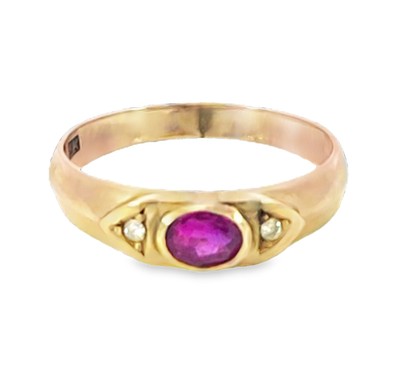 Pink Sapphire 9 kt Yellow Gold Engagement Ring in a unique Design H89