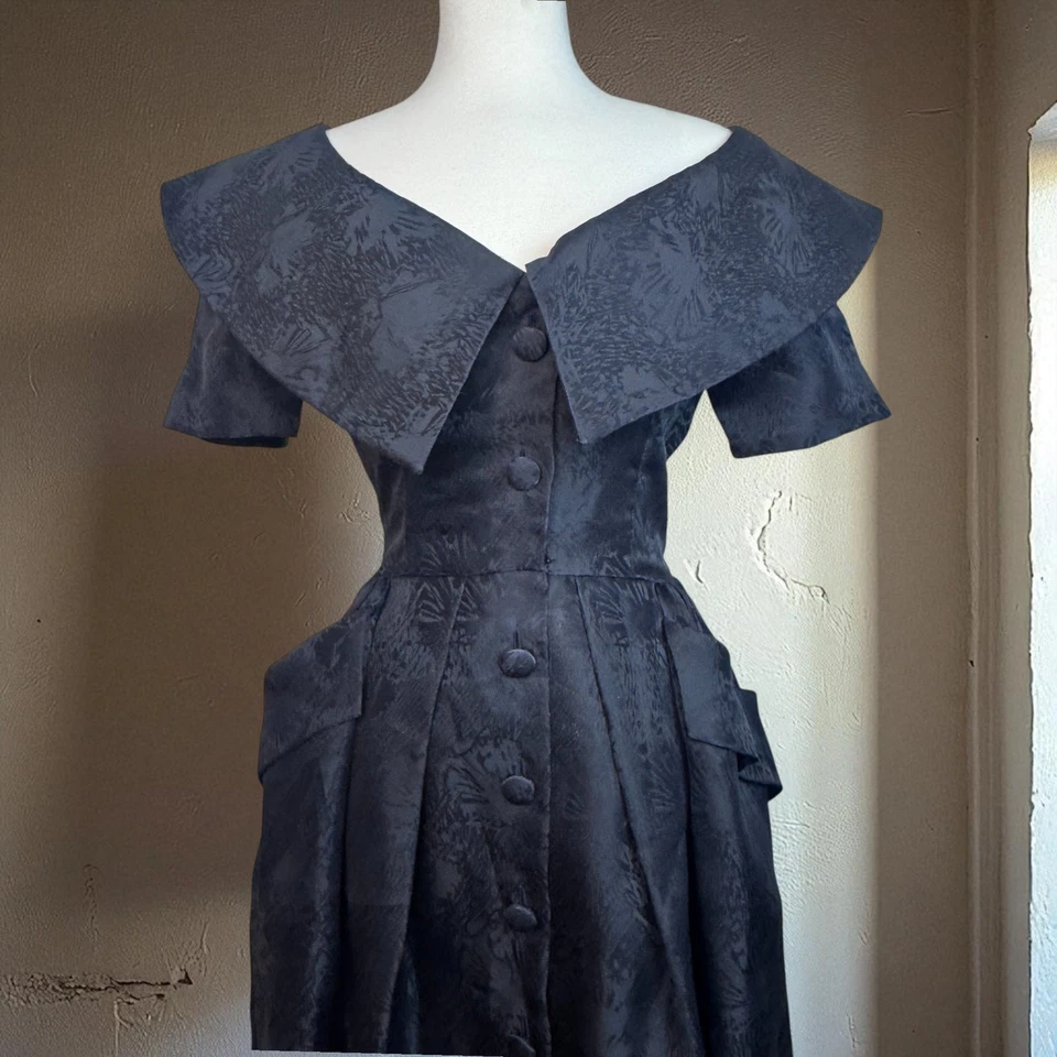 Vintage Dress 1990s Oscar De La Renta Collared Brocade Button Front Black Midi M - Image 2 of 4