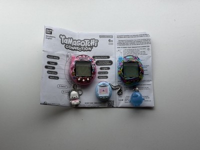 Tamagotchi Connection True Friends - Blue Graffiti and Pink Graffiti