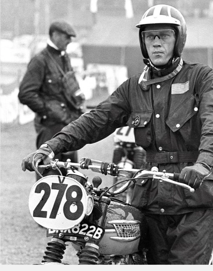 Jaqueta Barbour International masculina grande encerada Steve McQueen com cinto MWX0798NY92 - Imagem 2 de 4