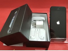 Apple iPhone 5 - 16GB - black white Unlocked IOS Sealed
