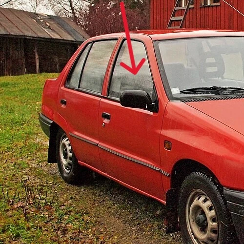 Daihatsu Charade 4 Door : 1990, 1991, 1992, Right Front Door Glass - Image 2 of 4