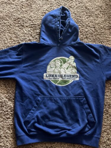 Dallas Mavericks Donćic und Nowitzki Medium Hoodie mit Beanie - Bild 2 von 12