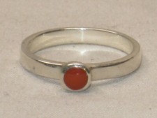 .925 sterling silver ring set round stone Thailand US size 7 band