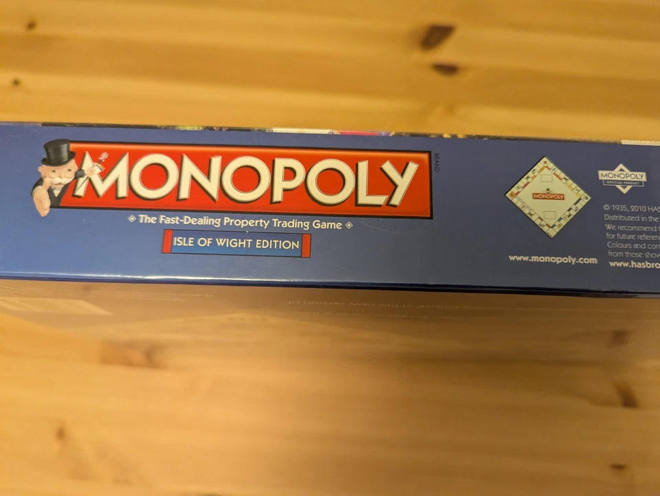 Monopoly : Isle of Wight Edition - Board Game - Hasbro 8+ Years New and Sealed - Image 3 of 4