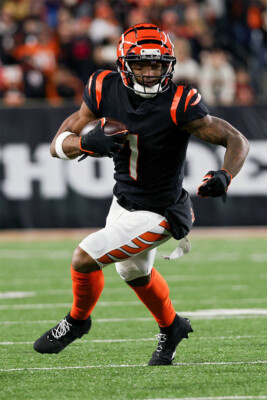 Cincinnati Bengals Ja'Marr Chase Offensive Rookie Football Wall - POSTER 20''x30''