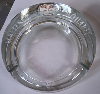1 Aschebecher Malteser Aquavit aus Glas gebraucht. Sehr schwer ca 1 3 Kg.