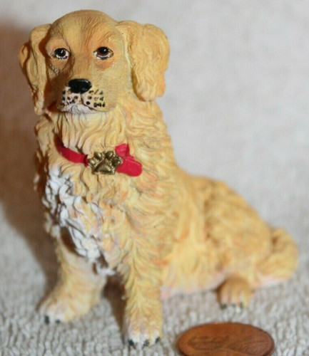 Golden Retriever  sitting - Ornament  D