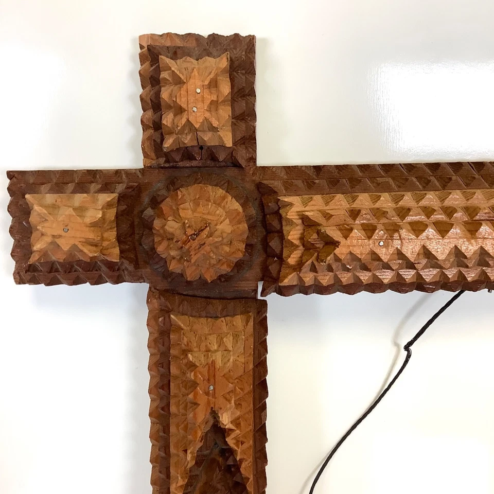 Arte de vagabundo antiga moldura de madeira popular 7,5”x9,75” abertura primitiva esculpida à mão vintage - Imagem 3 de 4