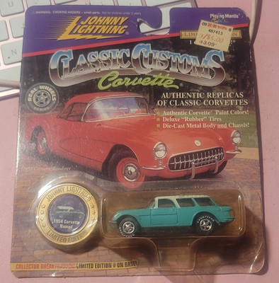 Johnny Lightning Classic Customs 1954 Chevy Corvette Nomad Real  Riders 1:64