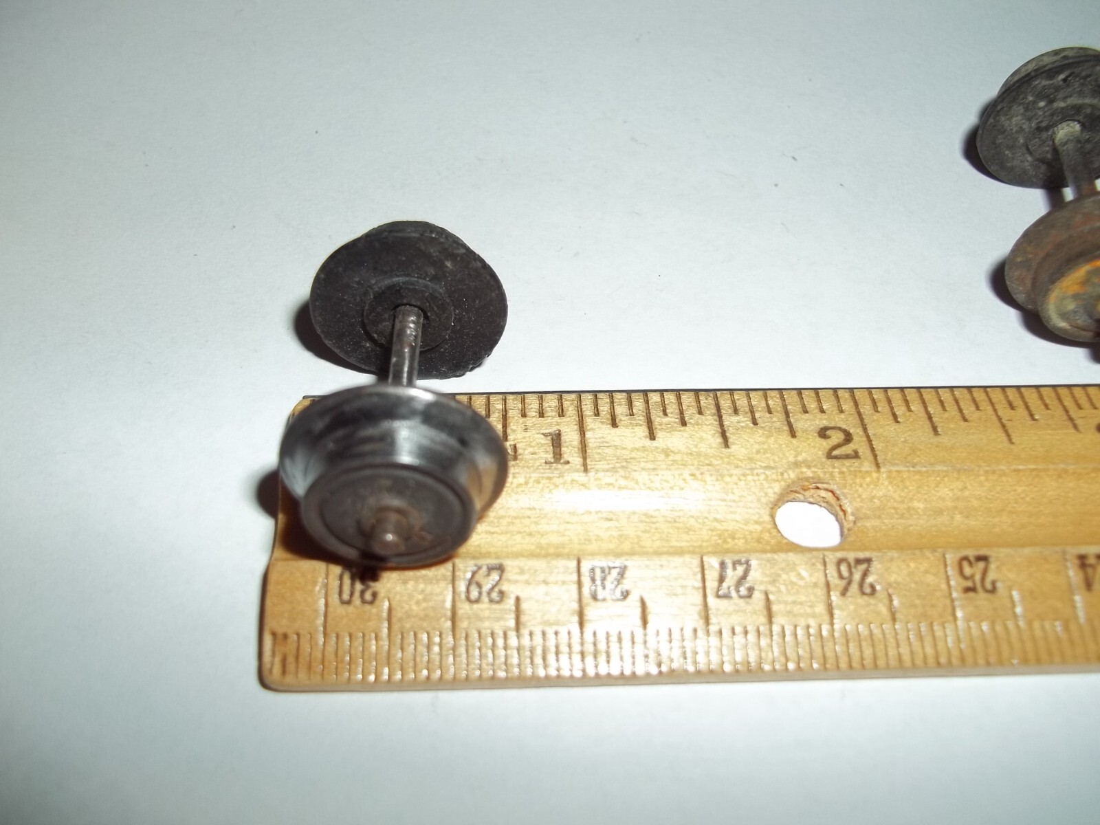 SHORT AXLE AMERICAN FLYER S GAUGE METAL/PLASTIC PICK UP WHEEL SET eBay