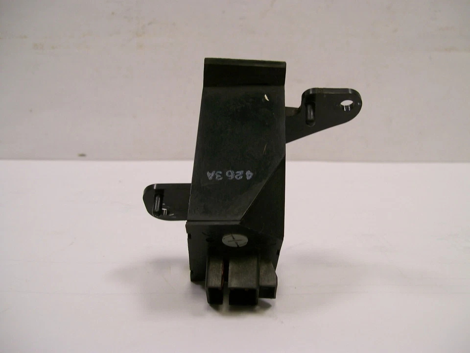 OEM #25555725 Trunk Release Button Switch Dash Mount FROM 1994 Buick Lesabre Foto 3 de 4