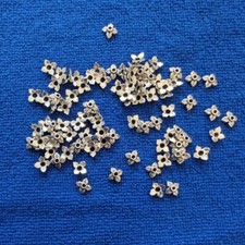 500PCS Tibetan Silver Metal crafted 4-leaf bead caps FC124