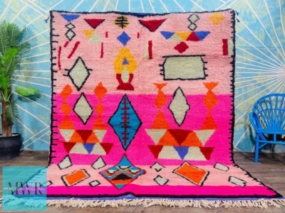 Berber rug entirely made of wool, of Moroccan origin, handmade.