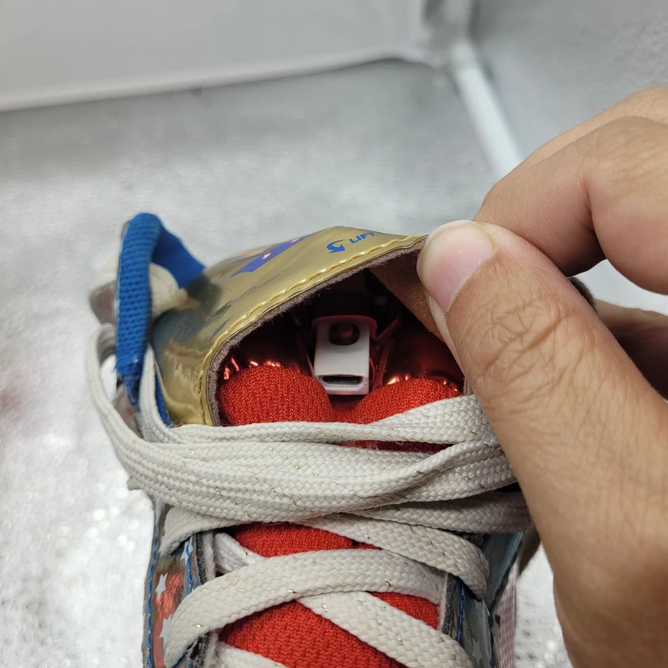 Red Gold Marvel Wonder Woman Light Up Hi Top Sneakers W/ USB Charg Port US 13 YT - Image 3 of 4