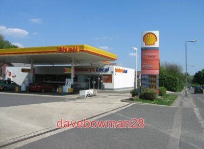 FOTO WÜRZENSCHALE GARAGE & SAINSBURYS LOKAL ANFANG APRIL BENZIN HIER