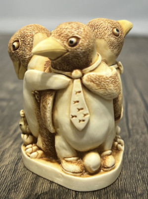 Harmony Kingdom ''Unexpected Arrival'' Penguins Figurine Made In The UK In 1994