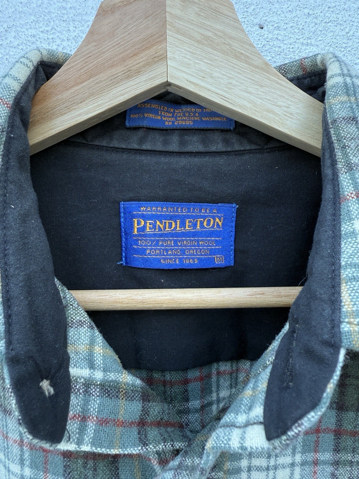 pendleton wool button down flannel shirts medium - image 2