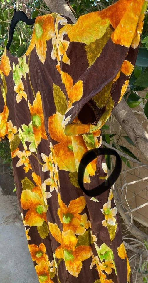 Vintage Hawaiian Dress Tiki Aloha Hawaii Brown With Multicolor Floral Barkcloth - Image 4 of 4