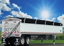 1/64 DCP WHITE WILSON PACE SETTER GRAIN TRAILER W/ BLACK TARP