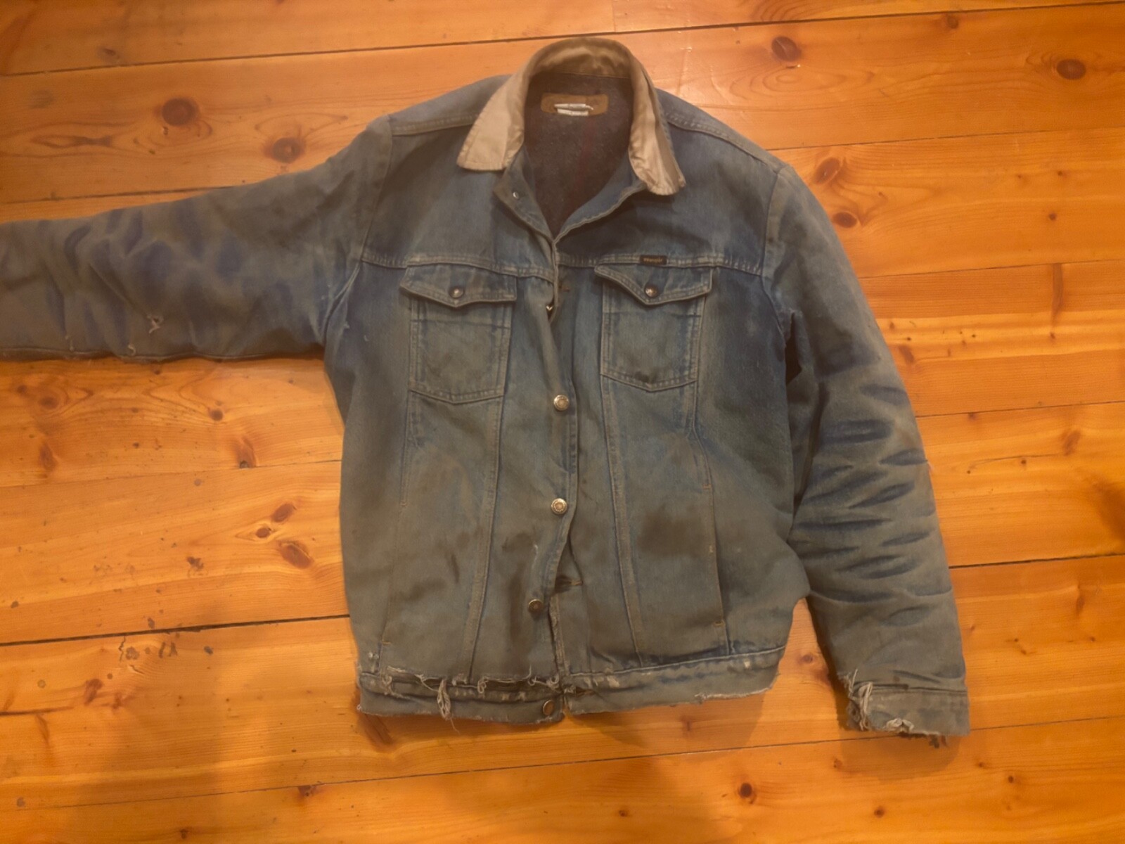 Authentic Ranch Worn Wrangler Jacket, Central Mon… - image 1