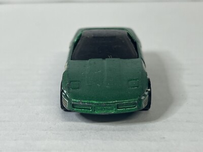 Hot Wheels 80s Corvette 1982 Green Road Signs Diecast Toy Model
