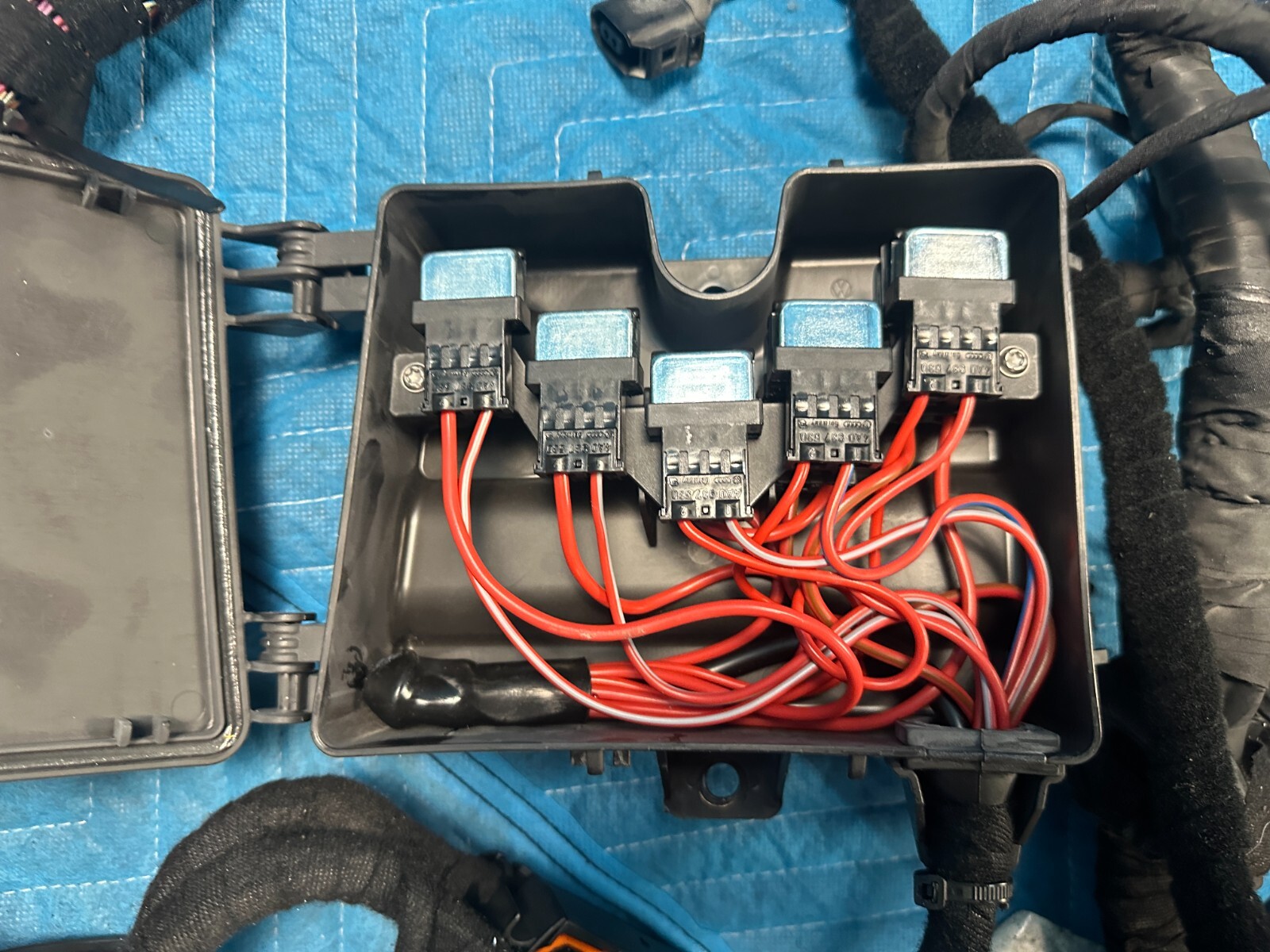 Bentley Cont Flying Spur Engine Room Bay Fuse Box & Wiring Harness 29k 2009 OEM