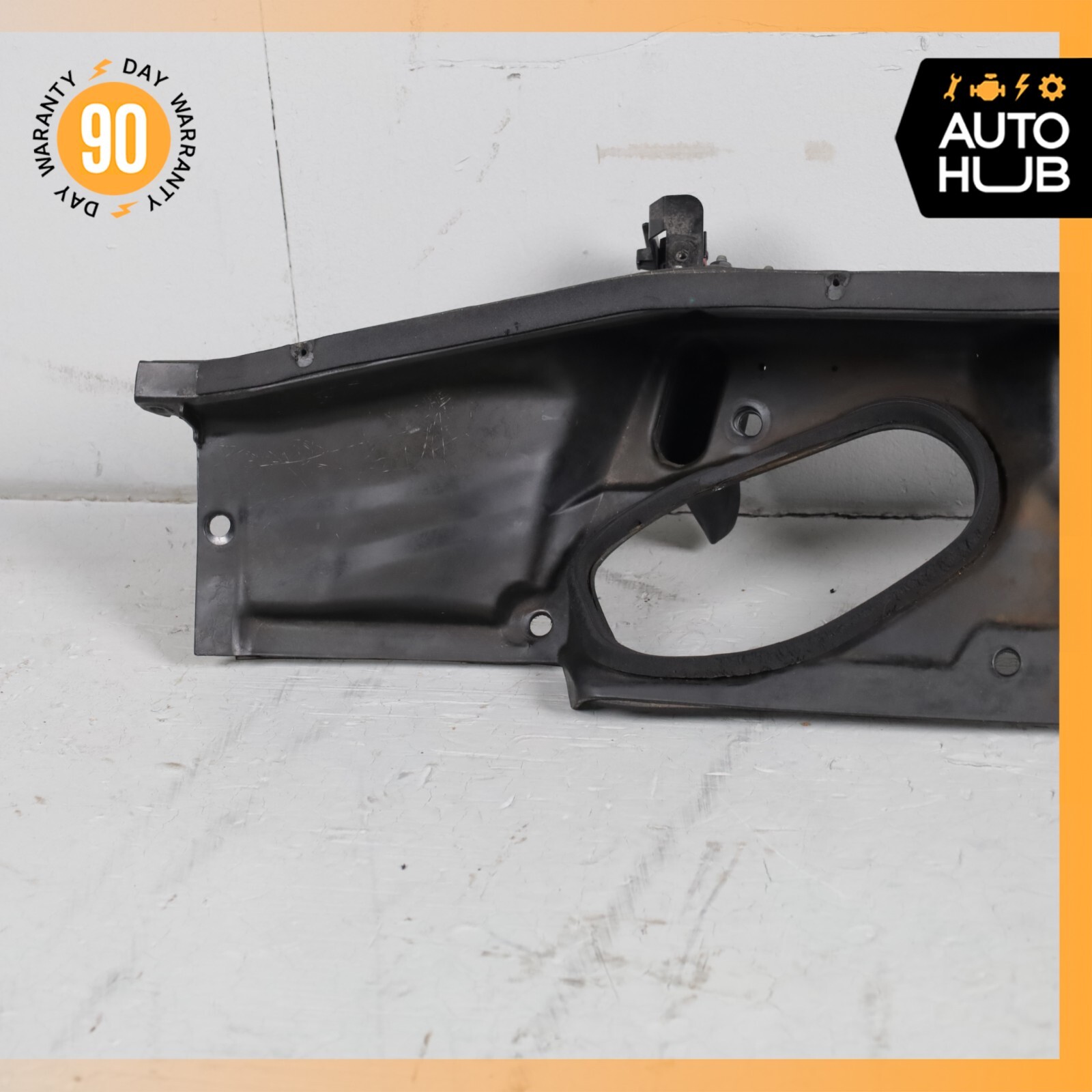 03-13 Maserati Quattroporte M139 Front Windshield Cowl Panel Trim Cover OEM