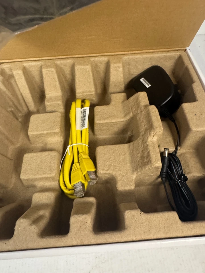 Netgear R6250-100NAS 1300 Mbps Router new contemts omly missing qsg - Image 4 of 4