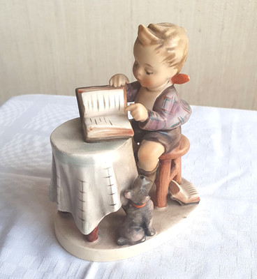 Göbel Hummelfigur Nr 306 ''Stellvertreter'' oder ''Der kleine Buchhalter'' 1955