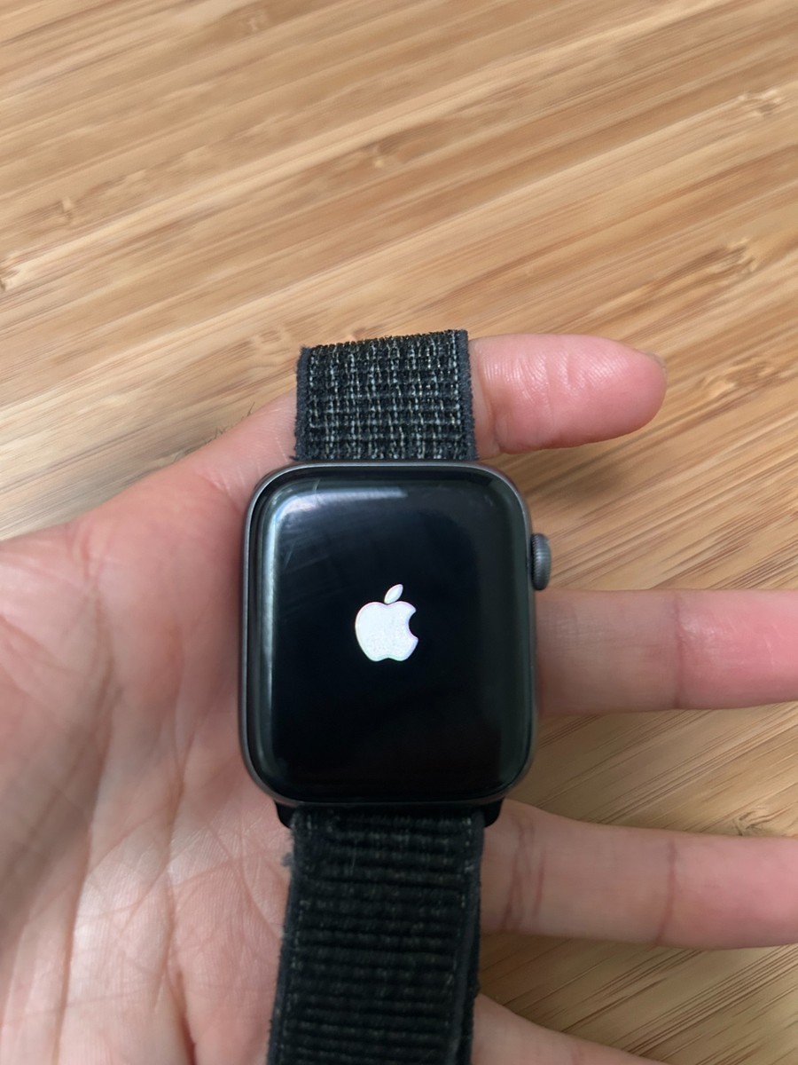 Apple Watch Series 4 Nike+ 44 mm Space Gray Aluminum Case with