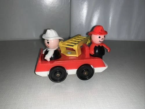 Vintage Fisher Price Little People Main Street Fire Truck And Fireman #2500