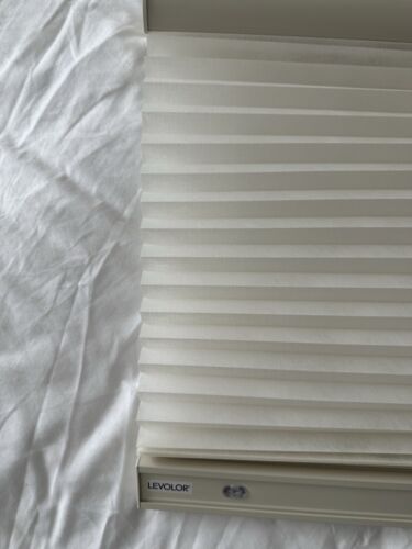 Levolor Light Filtering Cellular Shades Crosshatch Vanilla Bean 22 3/8 x 82 1/2 - Picture 3 of 6