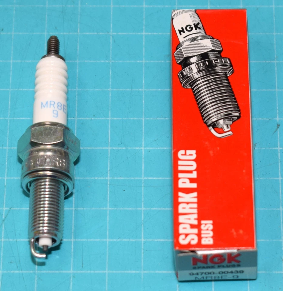 1 bougie NGK MR8E-9 d'origine YAMAHA réf.94700-00439 neuf - Photo 1/1