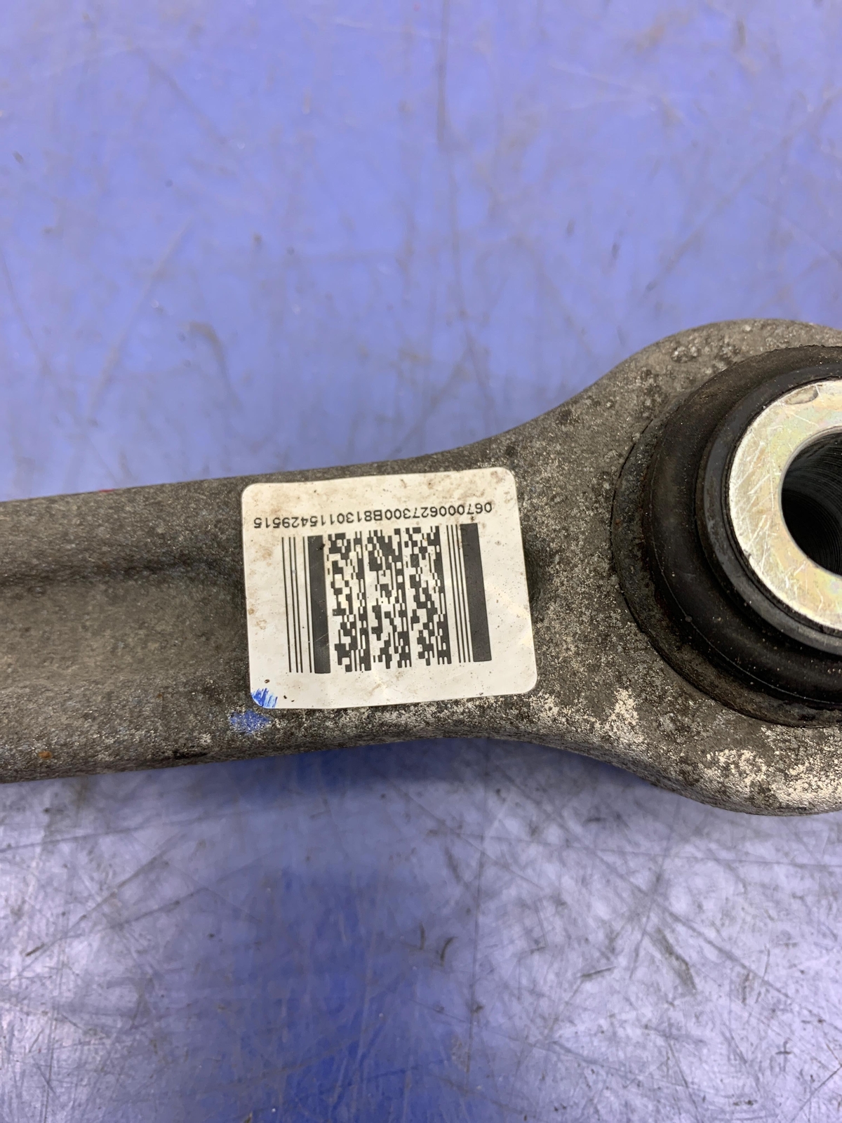 2014 - 2016 MASERATI GHIBLI M157 LEFT REAR UPPER CONTROL ARM SET *SURFACE RUST*