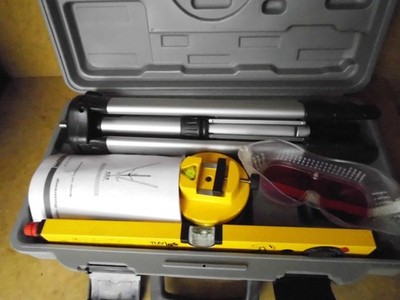 1 Laserwasserwaage Laser Wasserwaage mit Zubehör im Koffer NEU Mannesmann 81110