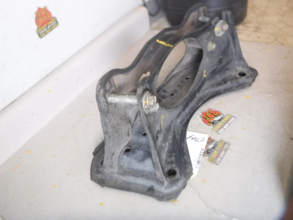 96-00 Toyota RAV4 4X2 4X4 REAR Carrier Bracket Subframe Crossmember OEM - Изображение 4 из 4