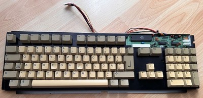 Mitsumi Keyboard For AMIGA 500/A500+ Red/Green, Works #28 26