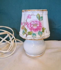 VTG I.W. Rice Porcelain Night Light Lamp / Wax Perfume Warmer Underwriters Lab