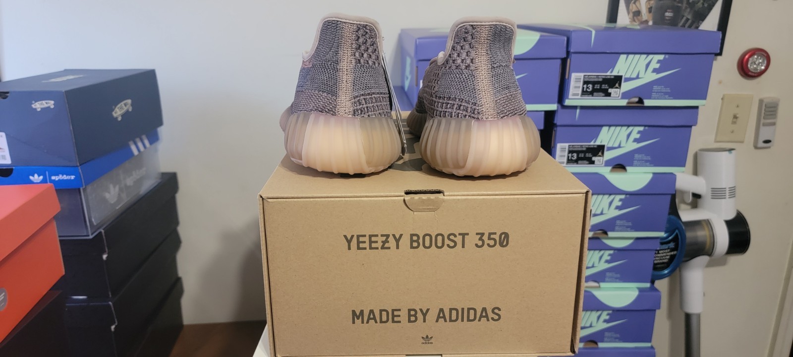 Adidas Yeezy Boost 350 V2 Fade thumbnail 4