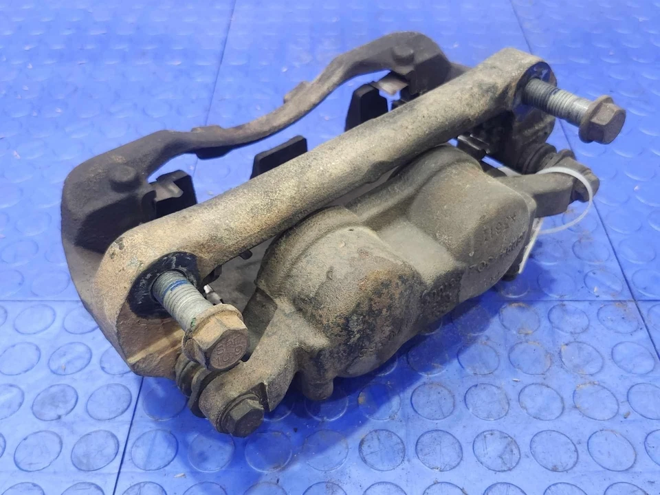 Conjunto de pinza de freno delantera derecha lado pasajero Ford F-250 F-350 13-16 OEM Foto 4 de 4