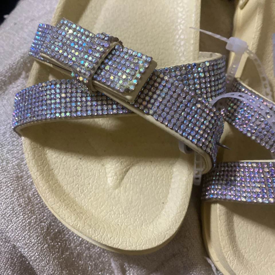 Sandalias Lucky Top Brand para niñas con piedras de cristal plateadas niños nuevas talla 3 nuevas Foto 3 de 4
