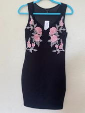 Guess NWT Women's Black Embroidered Floral V Neck Sleeveless Mesh Back Size S